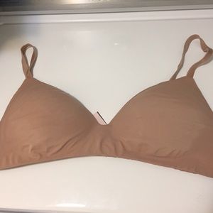 Size 38 C Victoria Secret's bra + 3 bra extenders